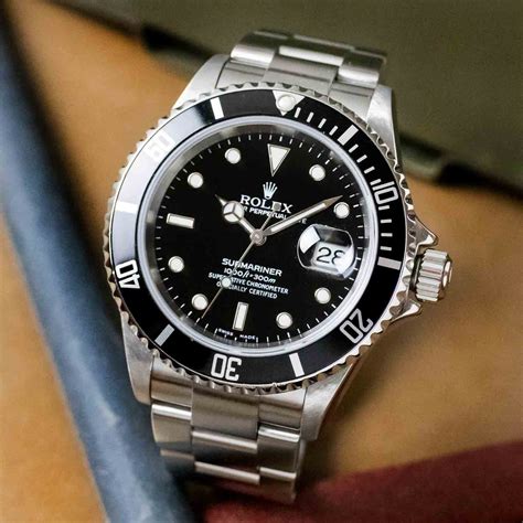 rolex 11660 vs 16610|Rolex submariner 16610 best years.